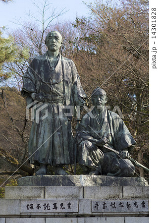 長楽寺参道の燈籠と三門 14301828