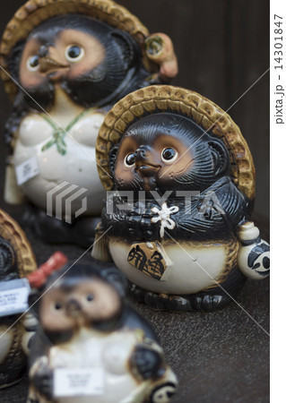 たぬきの置物 たぬきの置物 14301847