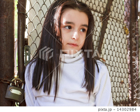 Sad girl 14302984