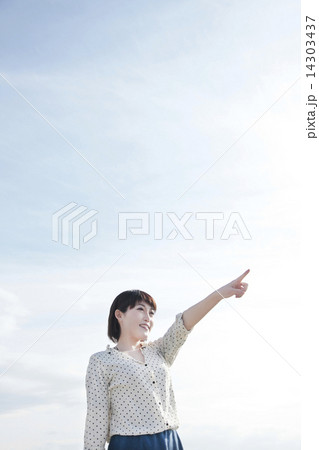 海と女性 海と女性 14303437