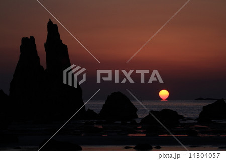 和歌山県 橋杭岩とワイン 和歌山県 橋杭岩とワイン 14304057