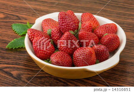 Fresh strawberry 14310851