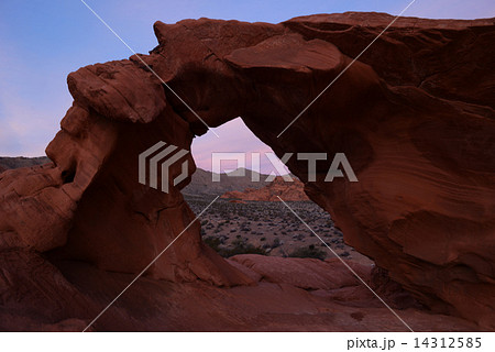 Morning Glow through Rock Hole Morning Glow through Rock Hole 14312585