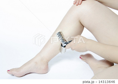女性　足　脚　美容　ケア　ローラー　ビューティー 14313646