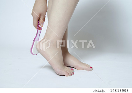 女性　足　脚　美容　ケア　かかと　軽石　角質　ビューティー 14313993