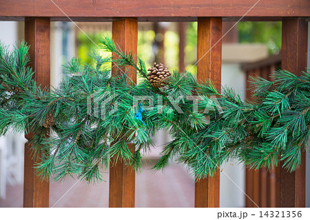 Fake Pine cones for decoration Fake Pine cones for decoration 14321356