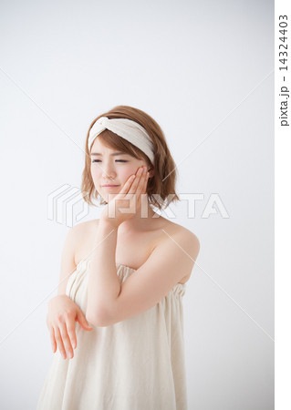 A Merry Girl A Merry Girl 14324403