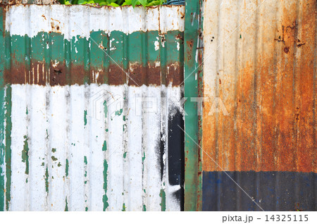 rusty zinc wall 14325115