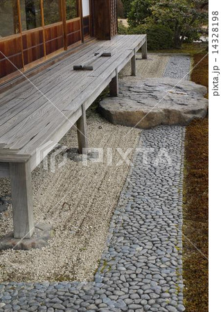 濡れ縁 濡れ縁 14328198