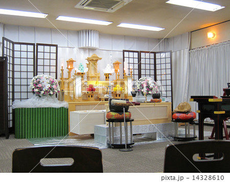 葬儀会場（全体／引き） 14328610