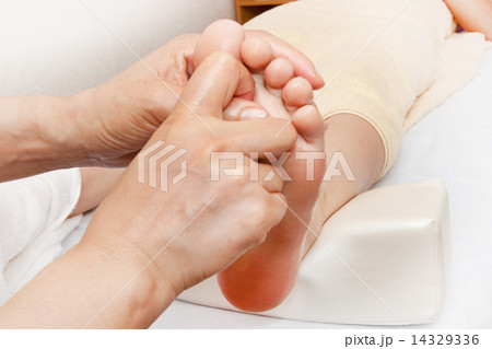 足裏マッサージ　 Sole massage Asia 14329336