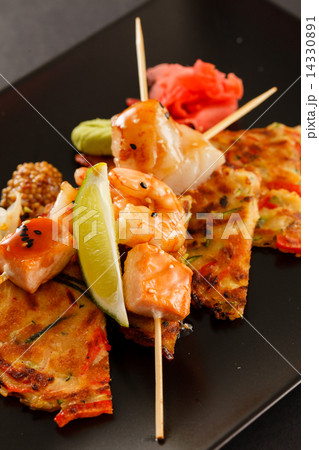 Japanese Skewered Prawns with Vegetables 14330891