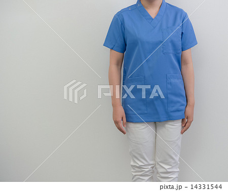 スクラブの女性 14331544
