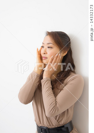30代女性 フェイスケア 30代女性 フェイスケア 14332173