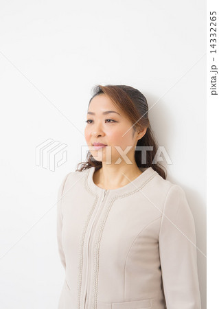 クールな30代女性 14332265