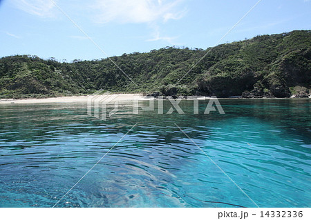 沖縄県　慶良間諸島国立公園　儀志布島　南国　南の島　海　スキューバダイビング　沖縄離島　渡嘉敷島　無人島　沖縄の景色　ケラマ諸島　海水浴　海遊び　沖縄観光　沖縄ダイビング　ダイビング沖縄　沖縄旅行 14332336