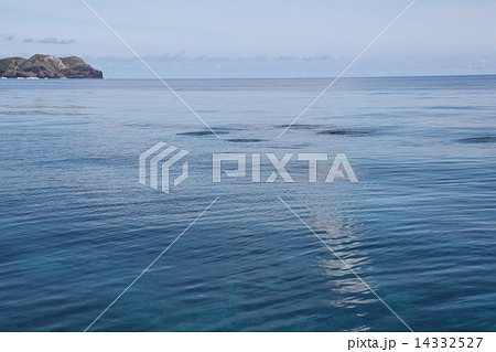沖縄県 慶良間諸島国立公園 儀志布島 南国 南の島 海 スキューバダイビング 沖縄離島 渡嘉敷島 無人島 沖縄の景色 ケラマ諸島 水面 海遊び 沖縄観光 沖縄ダイビング ダイビング沖縄 沖縄旅行 沖縄県 慶良間諸島国立公園 儀志布島 南国 南の島 海 スキューバダイビング 沖縄離島 渡嘉敷島 無人島 沖縄の景色 ケラマ諸島 水面 海遊び 沖縄観光 沖縄ダイビング ダイビング沖縄 沖縄旅行 14332527