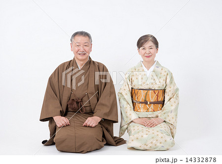 シニアの夫婦（着物） 14332878