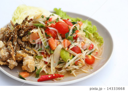papaya spicy salad with salmon 14333668