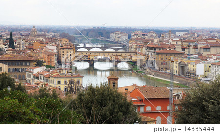 Beautiful view of bridge Ponte Vecchio, Florence 14335444