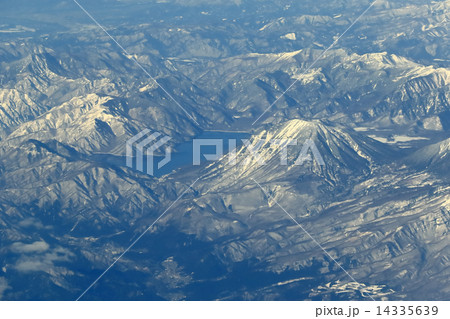 冬の中禅寺湖と男体山 冬の中禅寺湖と男体山 14335639