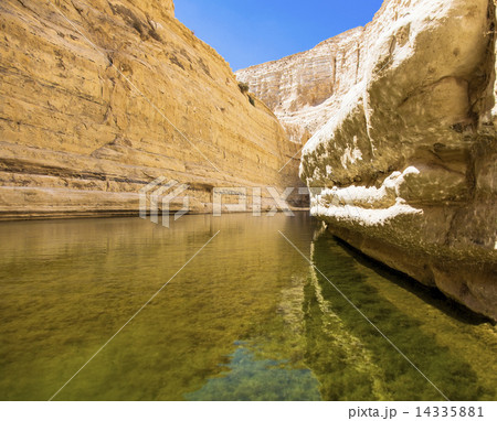 a deep gorge a deep gorge 14335881