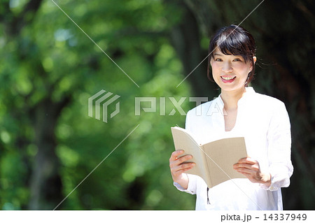 読書・ミドル女性 読書・ミドル女性 14337949