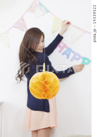 女子会の準備 女子会の準備 14339322