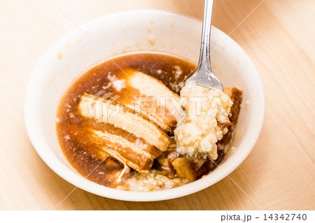 Stew pork slice and solidified fats from canned food Stew pork slice and solidified fats from canned food 14342740