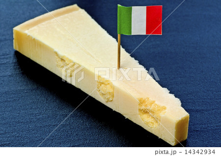 .parmesan cheese 14342934