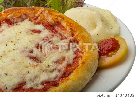 Pizza with tomato and cheese 14343435