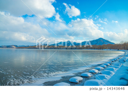 冬の屈斜路湖　 14343646