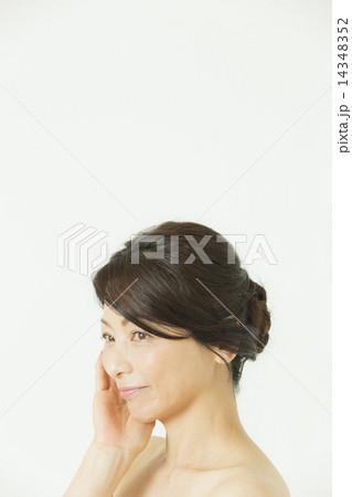 ミドルエイジビューティー 14348352