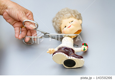 cut head doll with scissors cut head doll with scissors 14350266