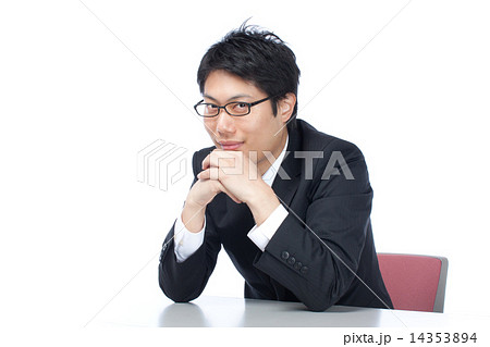 微笑む/ビジネスマン 微笑む/ビジネスマン 14353894