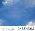 青空と飛行機 14354308