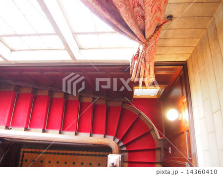 洋館の階段 14360410
