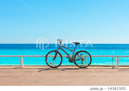 Bicycle on Promenade des Anglais. 14361505