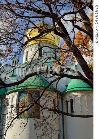 Fedorovskiy cathedral in Pushkin in autumn, Fedorovskiy cathedral in Pushkin in autumn, 14361625