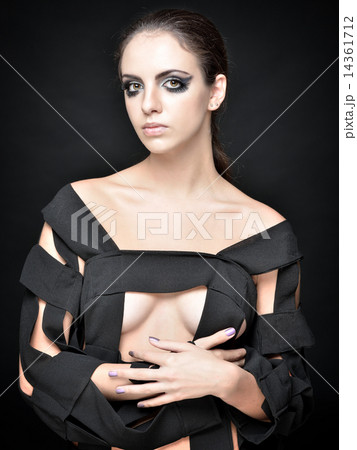 Beautiful woman with stage make up and fancy dress 14361712