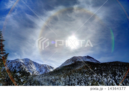 八ヶ岳連峰・行者小屋付近から光環と阿弥陀岳 14364377