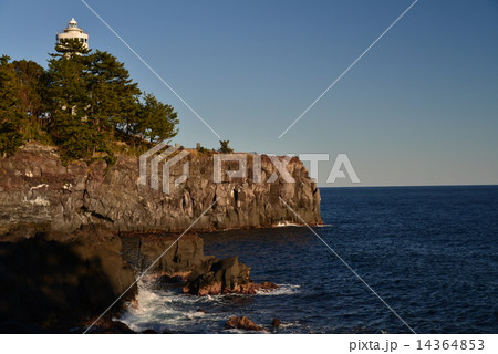 城ヶ崎海岸門脇灯台 14364853