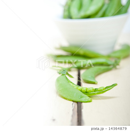 hearthy fresh green peas hearthy fresh green peas 14364879