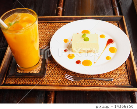 マンゴーレアチーズケーキ 14366350