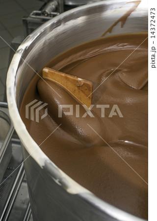 Machine for mixing chocolate 14372473