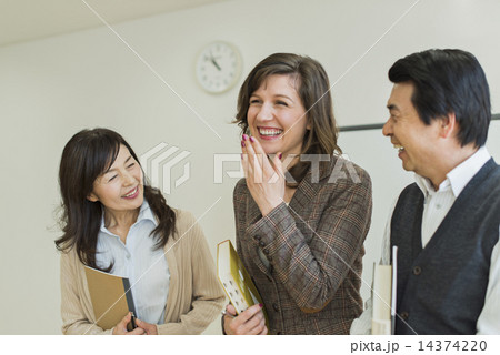 シニア英会話・ホームステイ 14374220