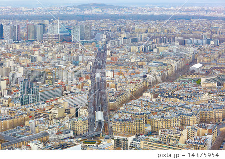 Aerial view of line 6 of Parisian metro 14375954