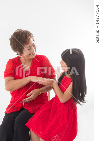 Grandmother and Granddaughter 14377164