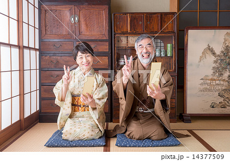 シニアの夫婦（俳句） 14377509