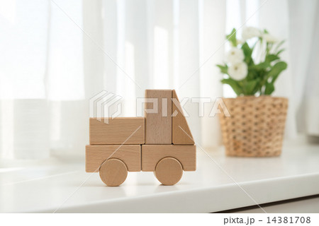 木の車 木の車 14381708